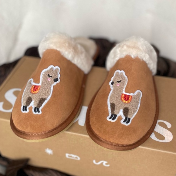 NIB Soludos Llama Cozy Slipper in Tan - Picture 3 of 8